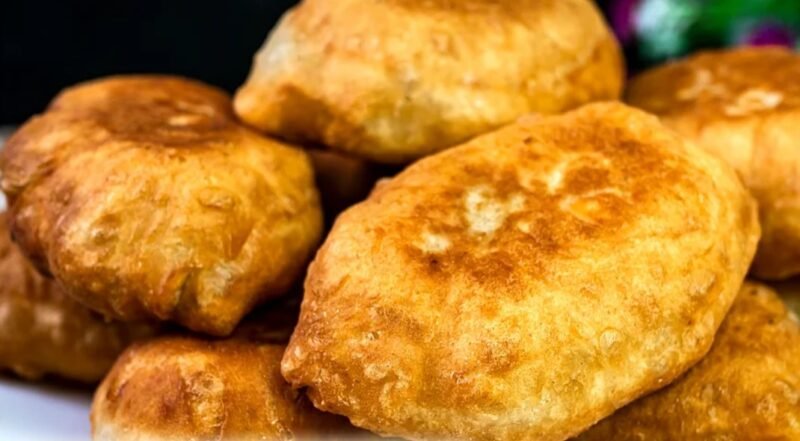 Рецепт "3 чайных ложки". Домашние пирожки с картошкой и яблоками: без дрожжей и заморочек