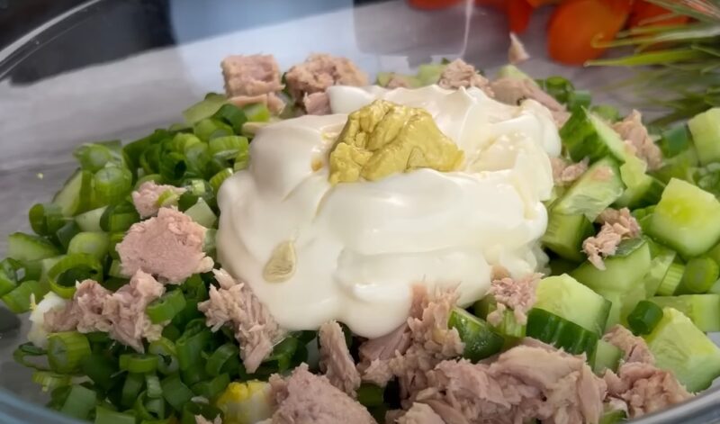 Сытный и вкусный салат на каждый день. Готовлю всегда, когда не хватает времени: быстро и дешево