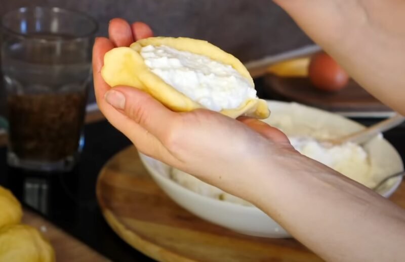 Воздушные булочки ватрушки. Нежная творожная начинка