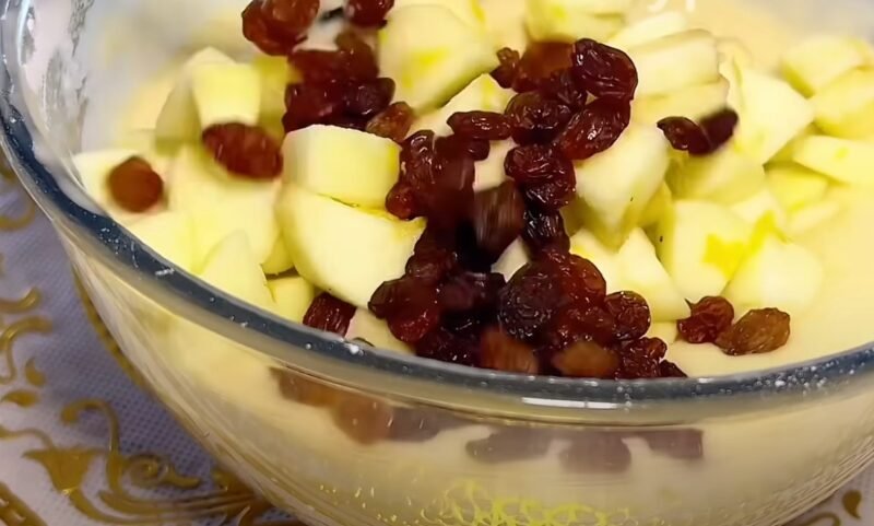 Все смешал и в духовку. Самый вкусный, быстрый и бюджетный яблочный пирог