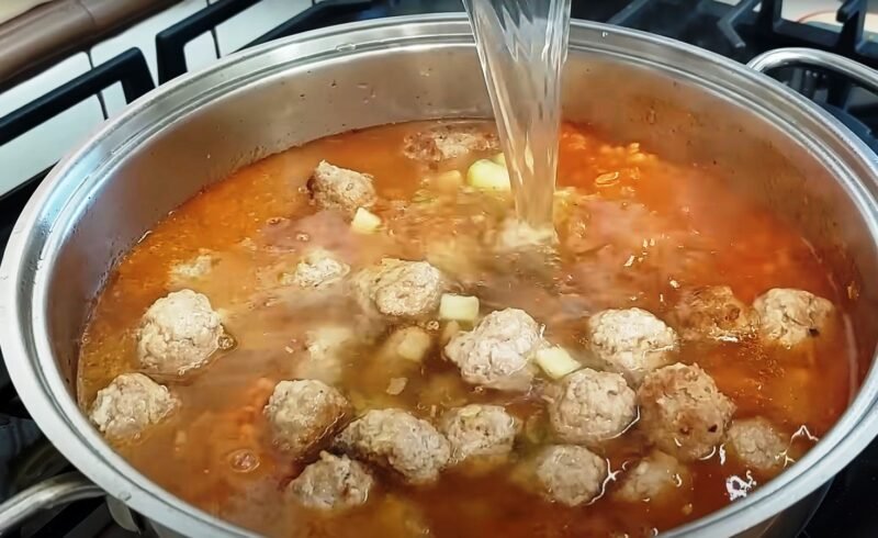 И сама радовалась и муж хвалил. Вкусный суп с фрикадельками: быстрый рецепт