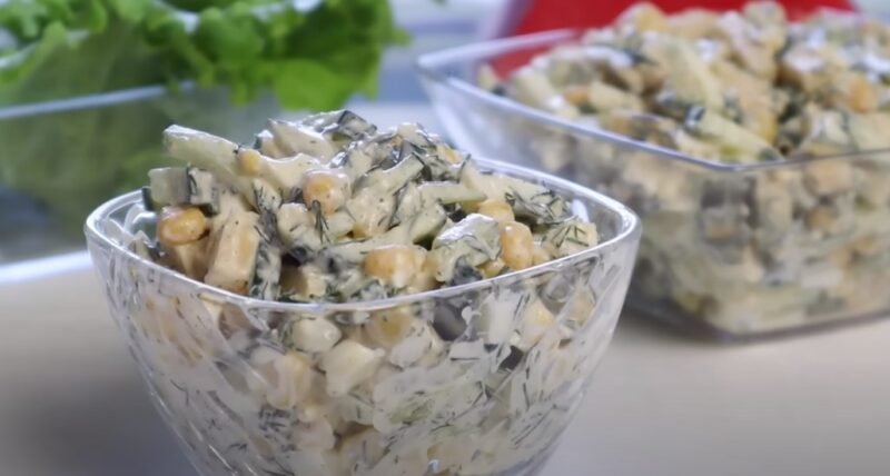 И никакого мяса не надо. Быстрый и вкусный салат для жаркого лета: готовлю за 10 минут