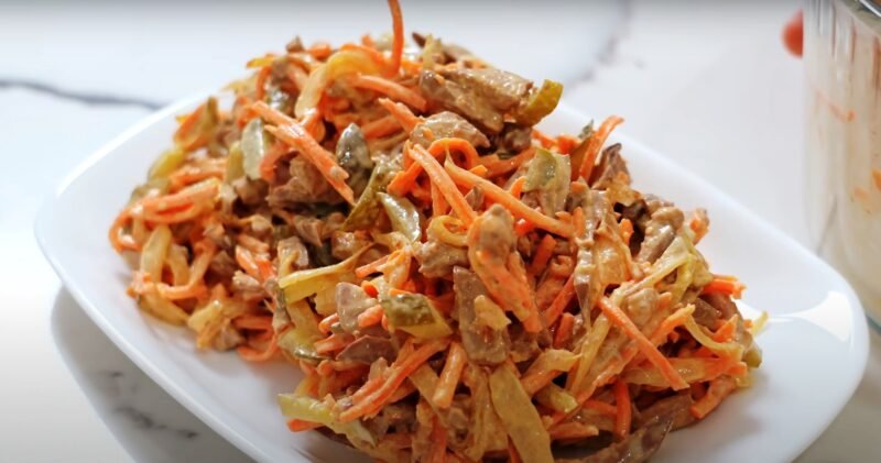 Бюджетный салат на Новый год. Всего 4 ингредиента: вкусный и простой рецепт