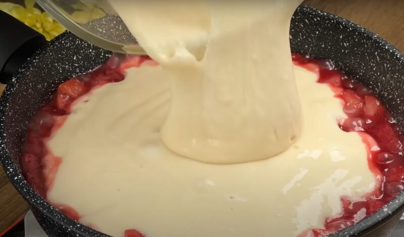Знаменитый клубничный торт с 1 яйцом. Рецепт без духовки: вкусно и быстро