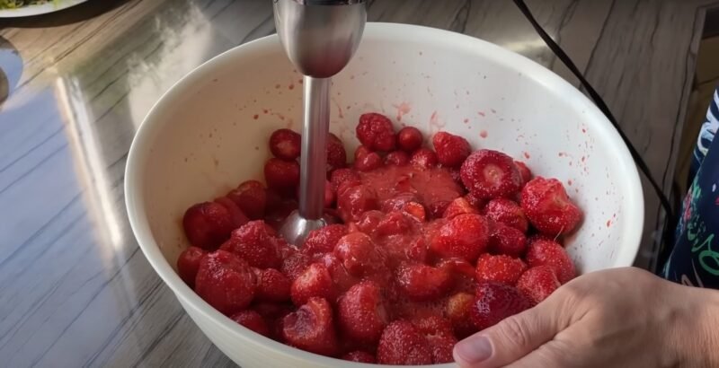 Заморозка клубники на зиму: самый простой и вкусный рецепт