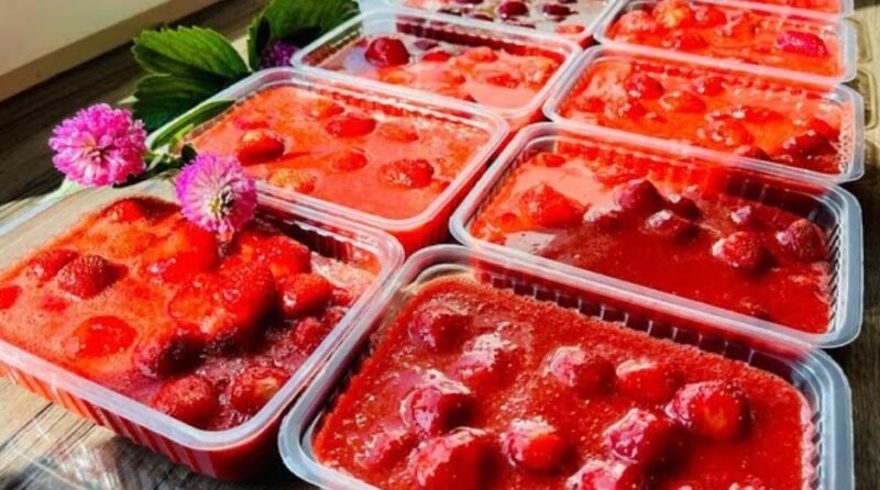 Заморозка клубники на зиму: самый простой и вкусный рецепт