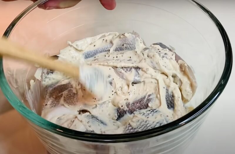 Как вкусно запечь рыбу в духовке. Невероятно простой рецепт приготовления