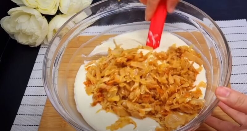Просто смешиваю капусту с кефиром. Еврейские драники - вкуснее в жизни не ела
