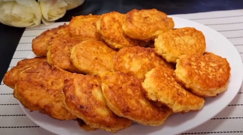 Просто смешиваю капусту с кефиром. Еврейские драники - вкуснее в жизни не ела