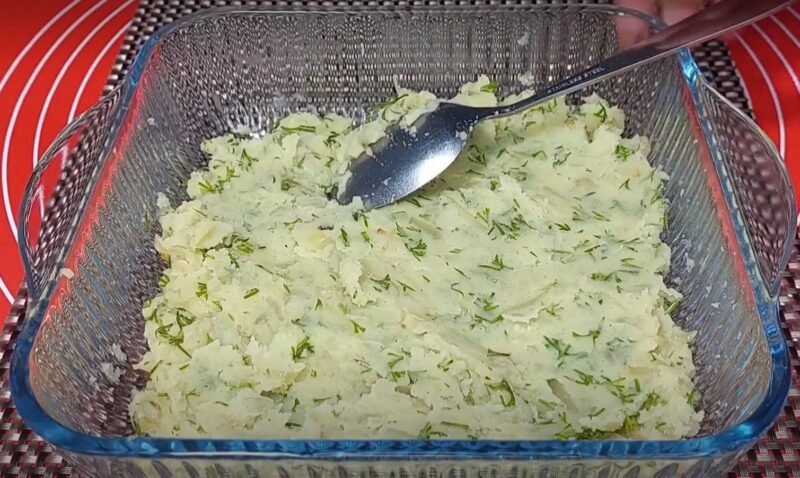 Беру кефир и 1 яйцо. Бабушка подсказала вкусный рецепт: пирожки с картошкой за 15 минут