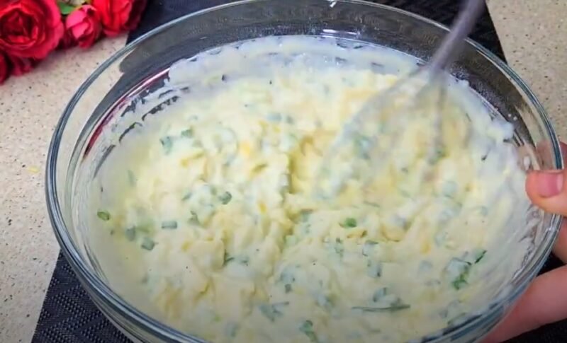 За 10 минут вкуснятина на столе. Беру 1 стакан кефира и готовлю воздушные лепёшки