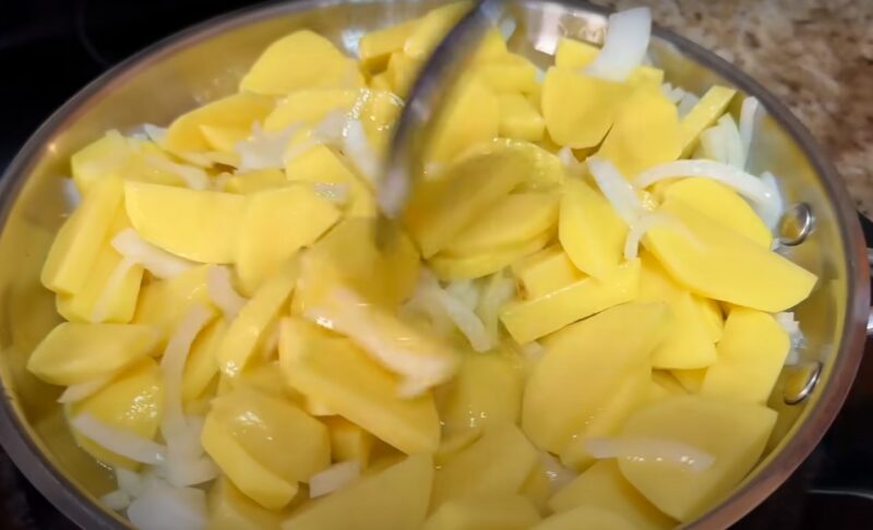 По этому рецепту картошку готовлю всю неделю, а семья просит ещё. Вкуснее, чем жареная с луком