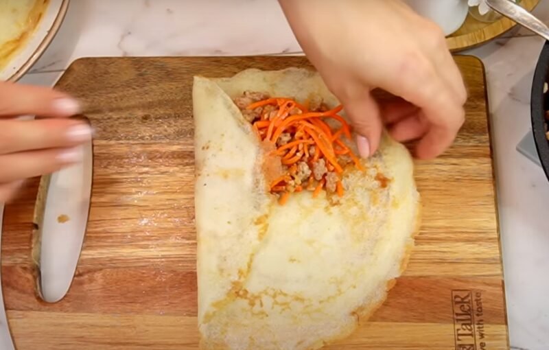 Не сложно и вкусно. Простой рецепт фаршированных блинчиков с необычной начинкой