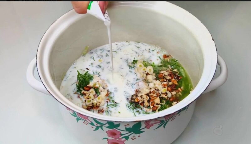 Окрошка "По Болгарски". Без мяса и колбасы, а выходит гораздо вкуснее: рецепт за 10 минут