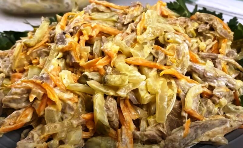 Всего 4 ингредиента в составе. Вкусный и сытный салат "Обжорка": готовится просто и легко