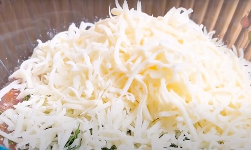 Картошка с луком вкуснее мяса. Возьмите 3 яйца и 4 картофелины: просто, дешево и очень вкусно