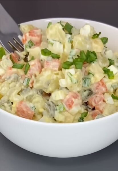 Салат "Не Оливье". Рецепт этого блюда точно уйдет в народ: просто и вкусно на Новый год