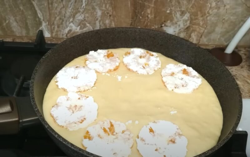 Самый потрясающий пирог без духовки на Новый год. Нежный, как бисквит