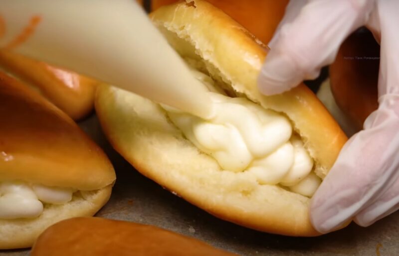 Самые нежные и вкусные булочки с кремом. Булочки "Лакомка" на Пасху или к чаю