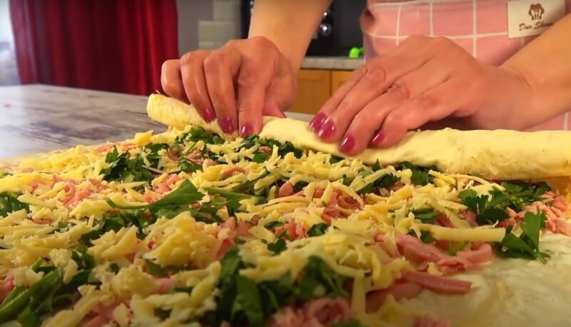 Самая вкусная закуска для внуков. Завтрак за 15 минут: рулетики из лаваша по бабушкиному рецепту