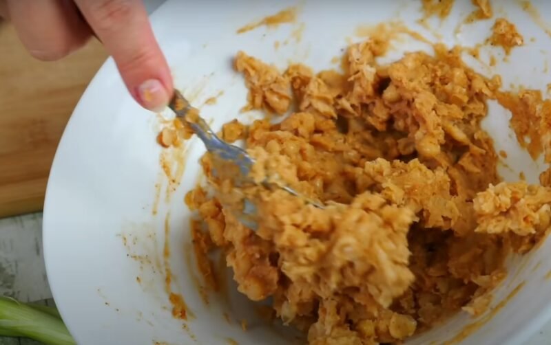 Пирожки хрустящие и очень вкусные. Готовлю быстро на сковороде