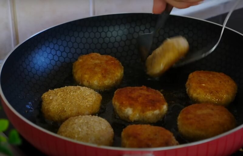Секрет сочных котлет в духовке. Простой и доступный рецепт - "как у бабушки"