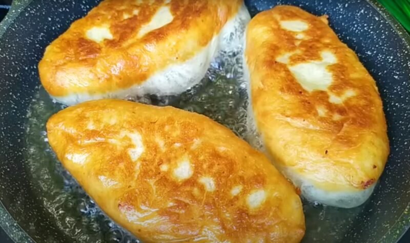 Без молока, яиц и сливочного масла. Пирожки с мясом и рисом, как на рынке: тесто на картофельном отваре