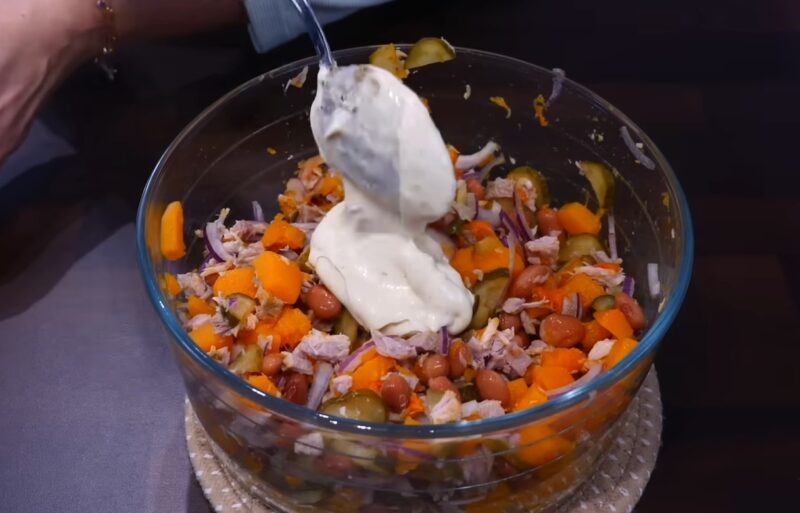 Секрет шеф-повара: простой салат из тыквы, который поражает вкусом и выглядит как ресторанное блюдо