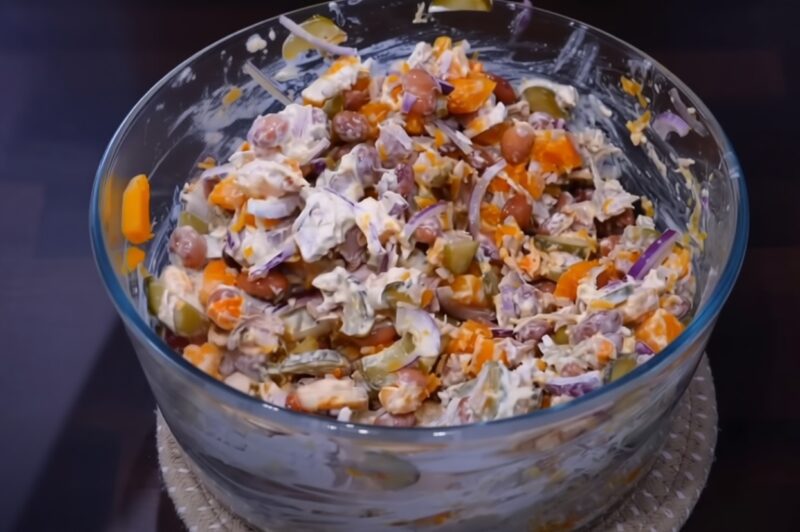 Секрет шеф-повара: простой салат из тыквы, который поражает вкусом и выглядит как ресторанное блюдо