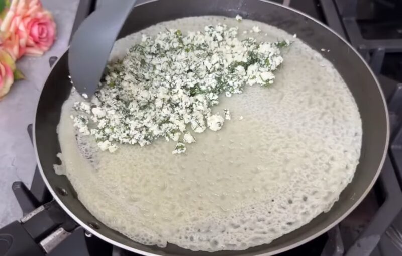 Творог, чеснок и укроп: рецепт творожных лепешек, который изменит вашу кухню навсегда