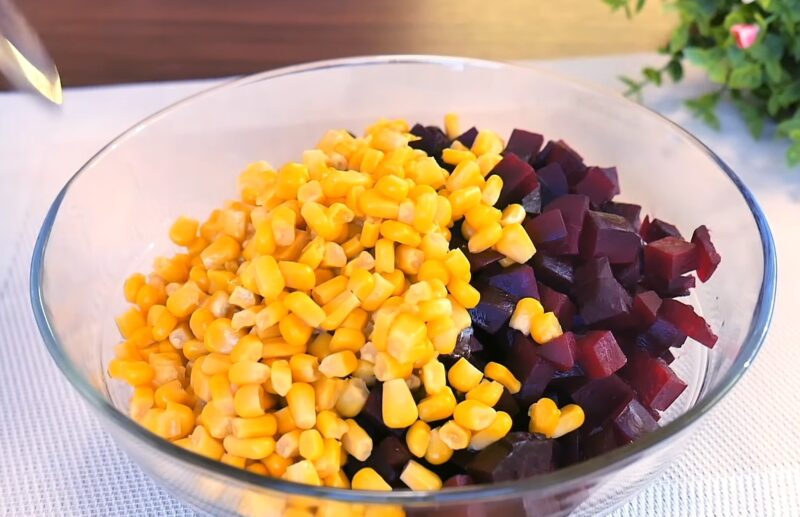 Съедается моментально: рецепт самого простого салата из свеклы, авторство которого до сих пор неизвестно