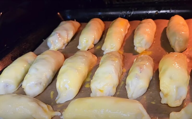 Мука и кипяток: сочные пирожки из тонкого теста с ароматной начинкой внутри. Для самого вкусного перекуса!