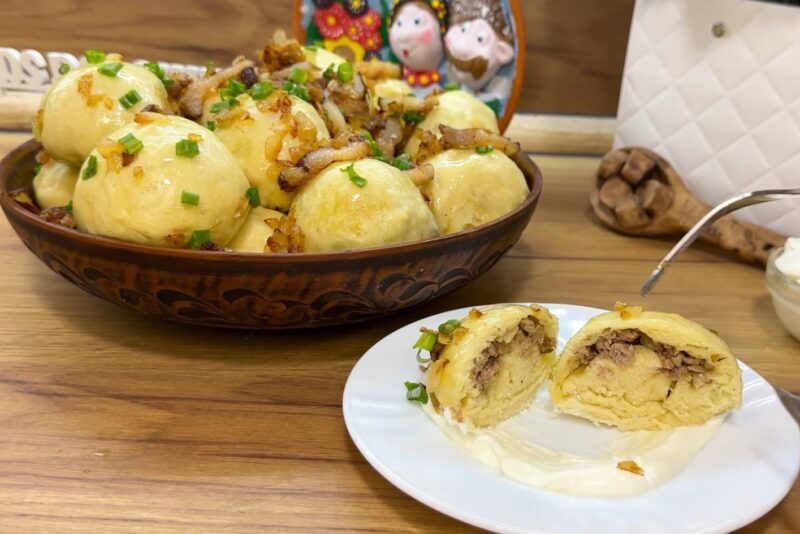 Не просто галушки, а объедение! Откройте для себя рецепт вкуснейших клецек с мясной начинкой и салом