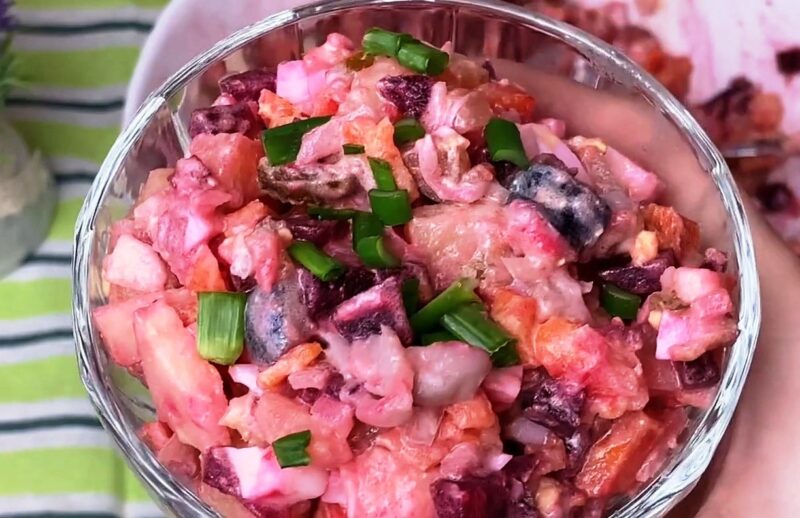 Идеальная закуска для Новогоднего стола: финский салат «Росолли» удивит гостей и спасет ваш вечер