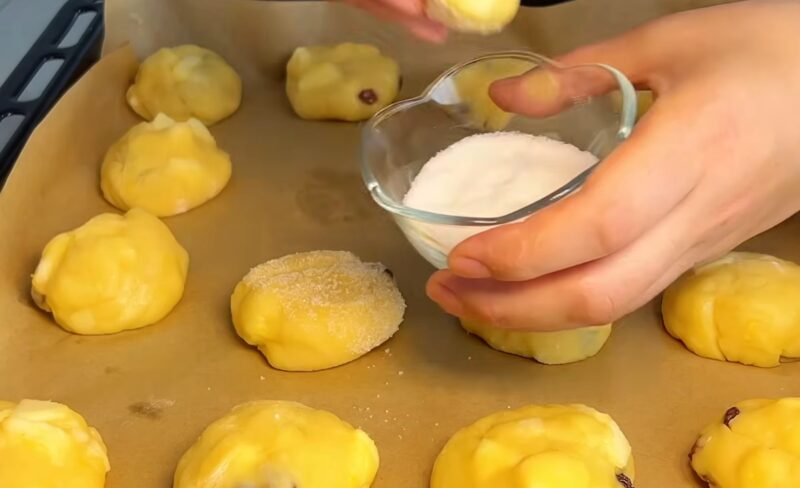 Быстрое яблочное печенье к чаю на завтрак. Готовится не сложно из самых доступных продуктов!
