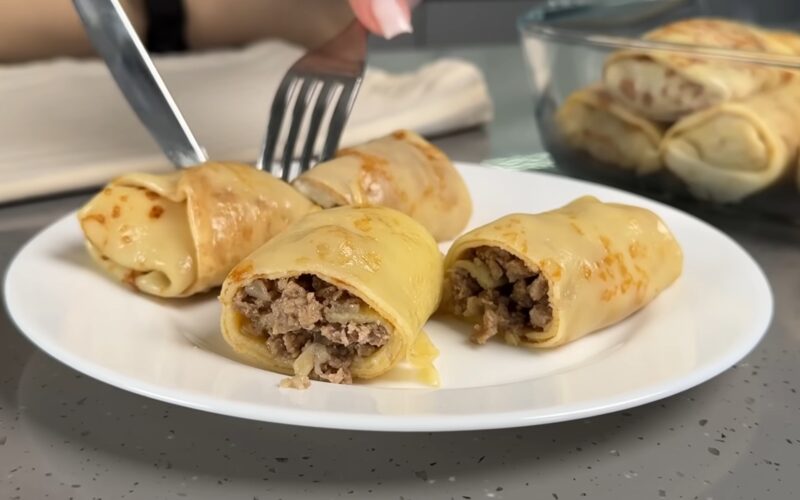 Фаршированные блинчики: с мясом или творогом. Всегда получаются вкусно, сочно и нежно!