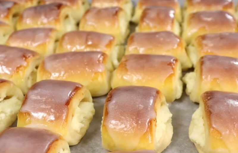 Секрет вечно мягких булочек: готовим мини-творожные пирожки, которые не черствеют даже на следующий день