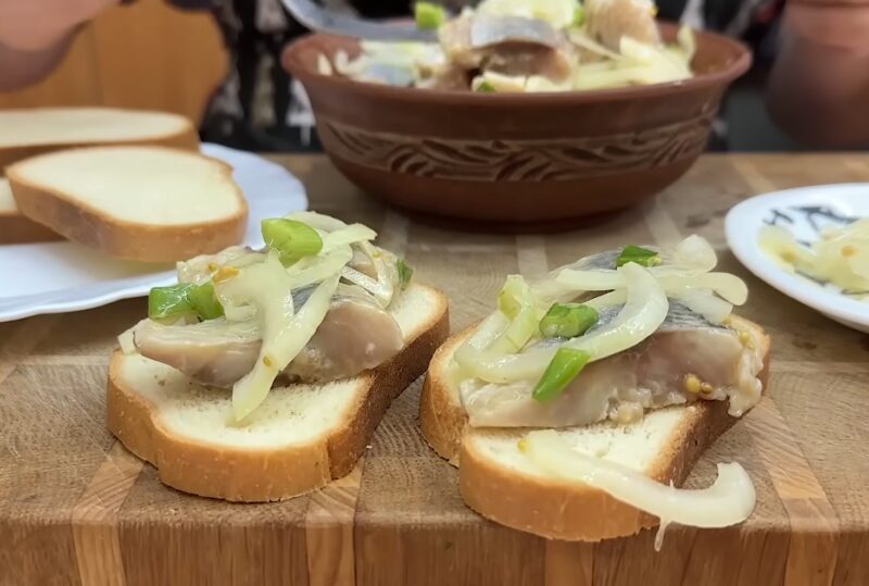 Секрет финских моряков: этот маринад превращает селедку в блюдо дороже красной рыбы. Готовлю банками!